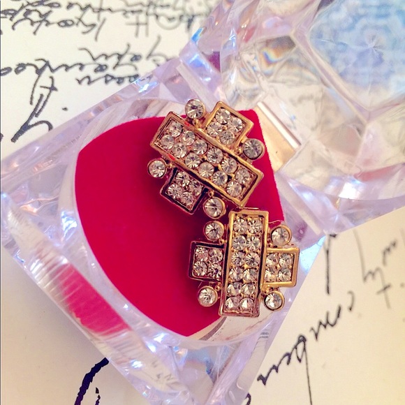 Vintage Other - Vintage Premium Vintage CZ earrings